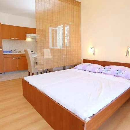 With Parking Space Zuljana, Peljesac - 254 アパート *